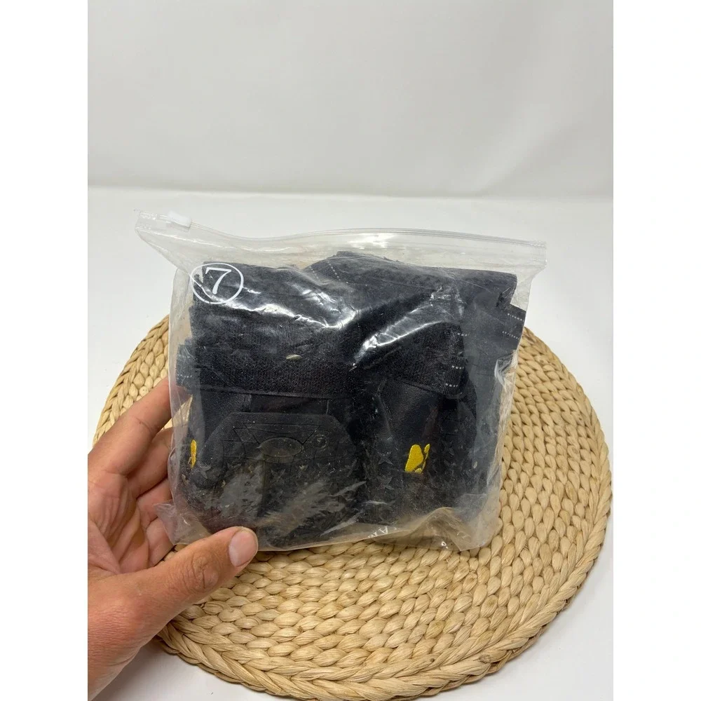 Emwel Dog Boots Size 7 Large Dogs Black Yellow‎ Paw Protection 4 Pack HO337